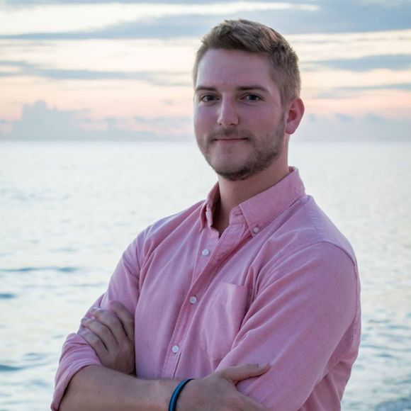 Meet your Posher, Taylor - Picture 1 of 2